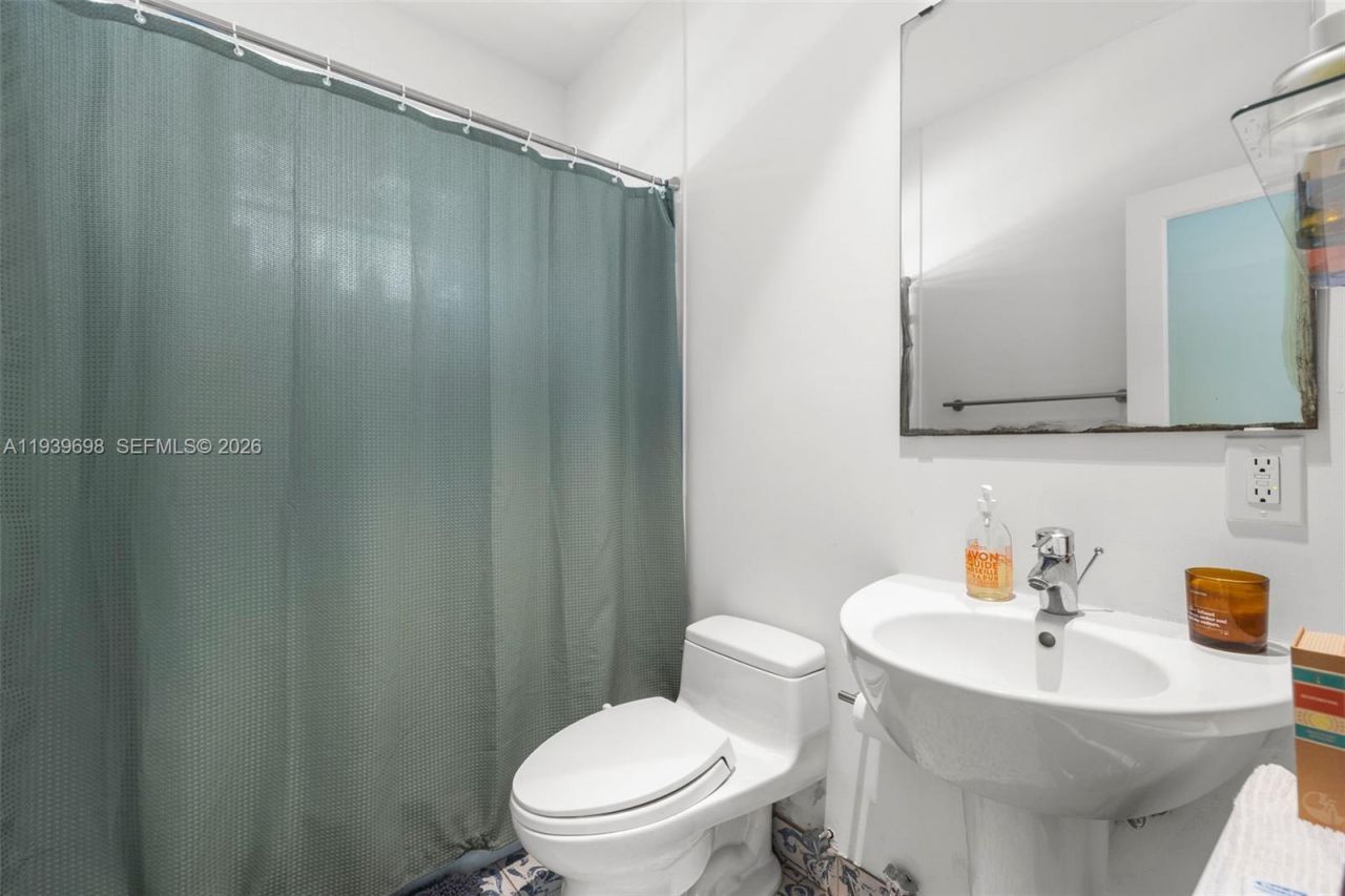 1045 Lenox Ave, Unit 7, Miami Beach, FL 33139 Photo