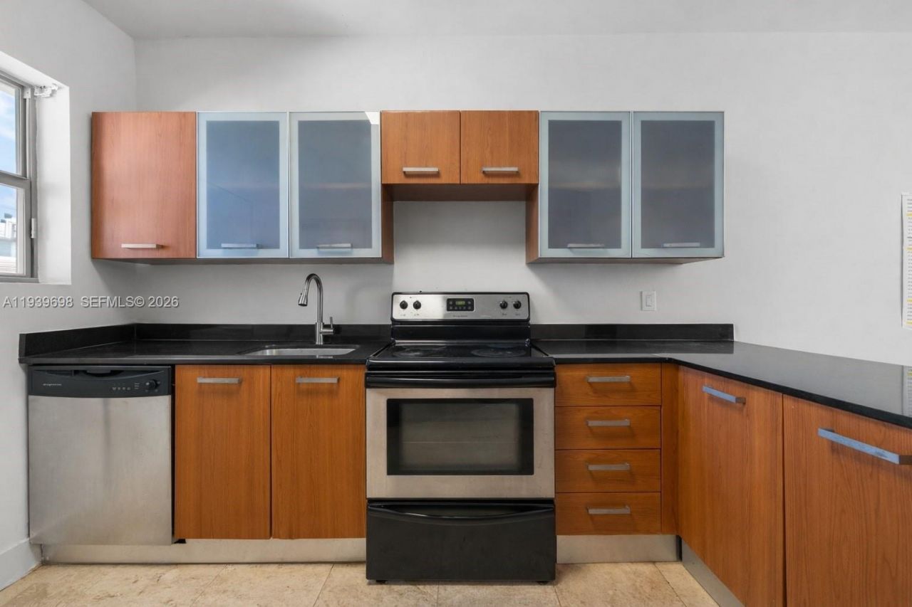 1045 Lenox Ave, Unit 7, Miami Beach, FL 33139 Photo