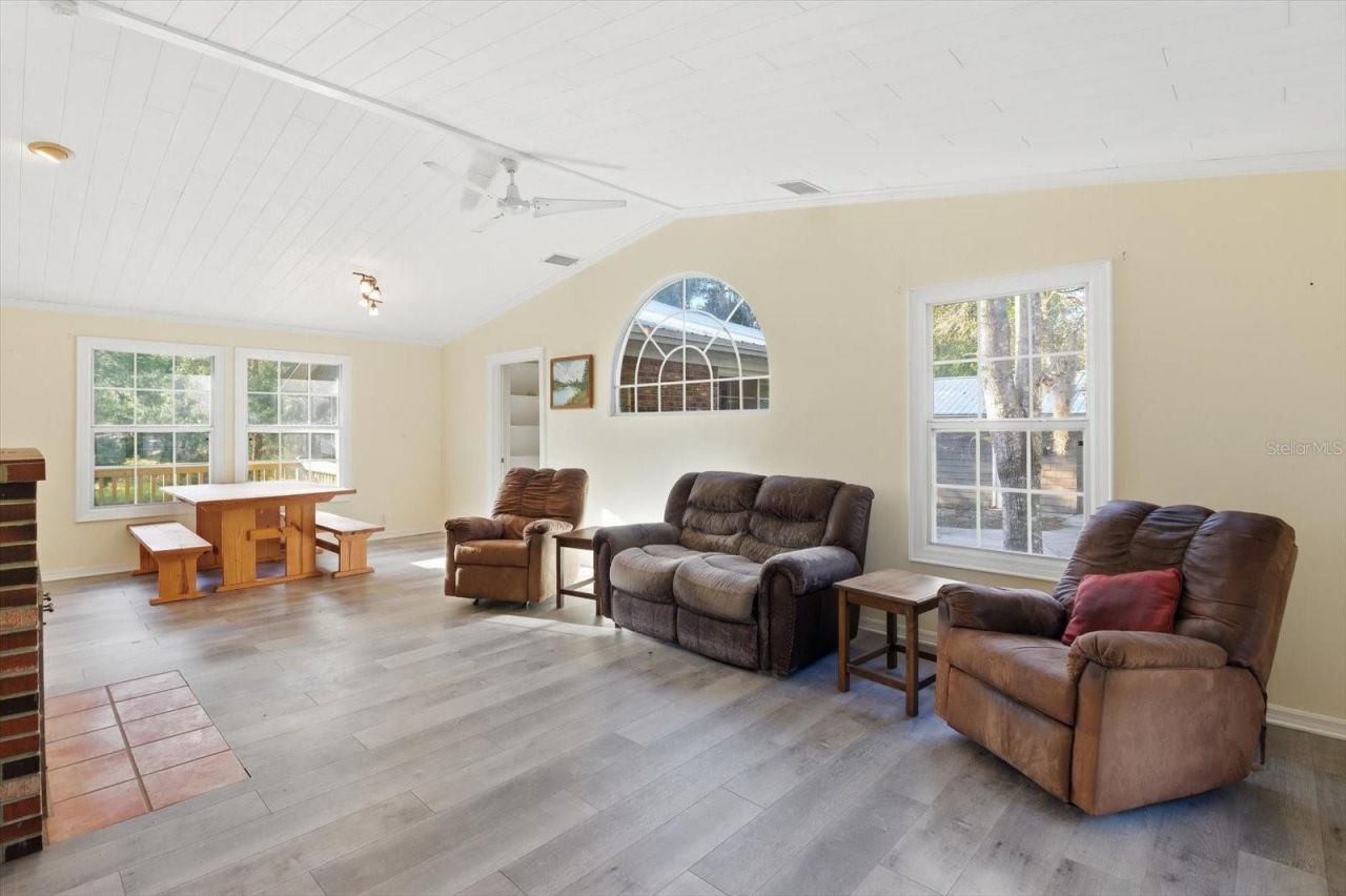 11 Patricia Road, Yankeetown, FL 34498 Photo