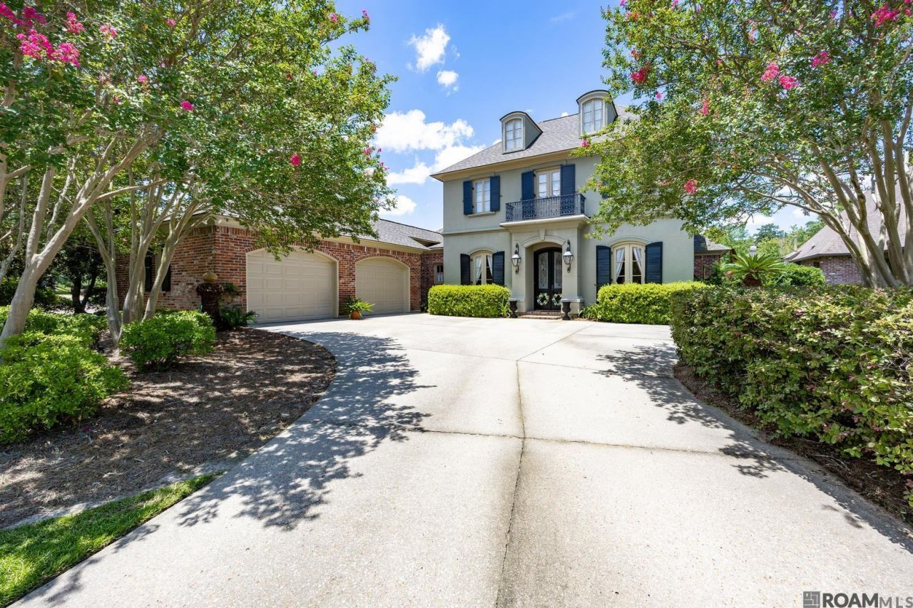 19027 Spyglass Hill Dr, Baton Rouge, LA 70809 Main Photo