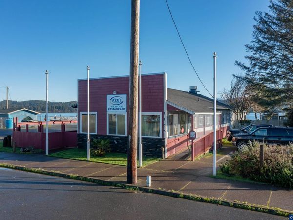 1185 NE Mill (-1165) St, Waldport, OR 97394