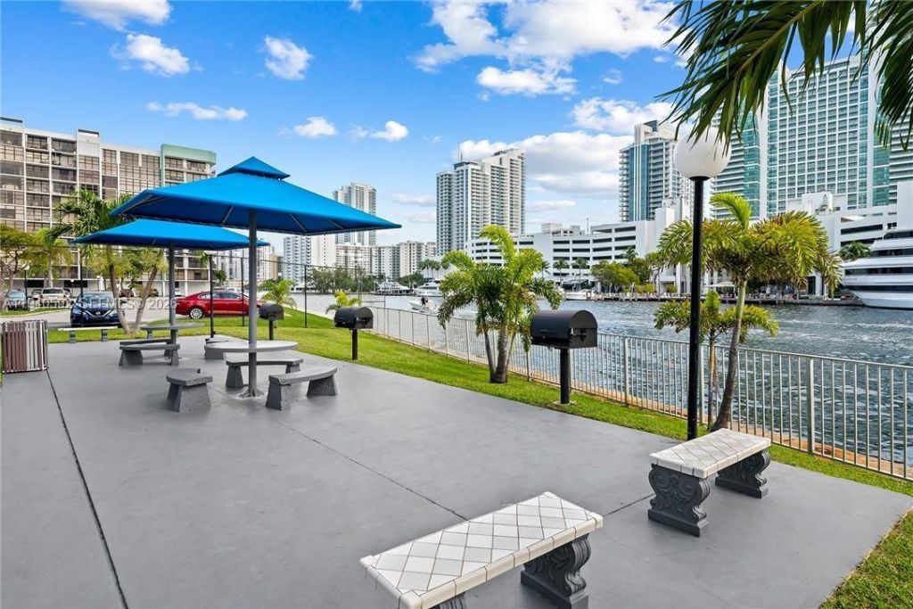 200 Leslie Dr, Unit 831, Hallandale Beach, FL 33009 Photo