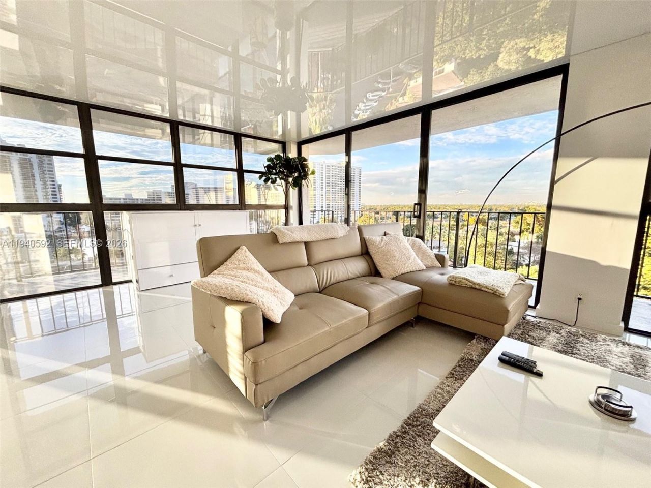 200 Leslie Dr, Unit 831, Hallandale Beach, FL 33009 Photo