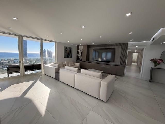 19707 Turnberry Way, Unit 23J, Aventura, FL 33180 Photo