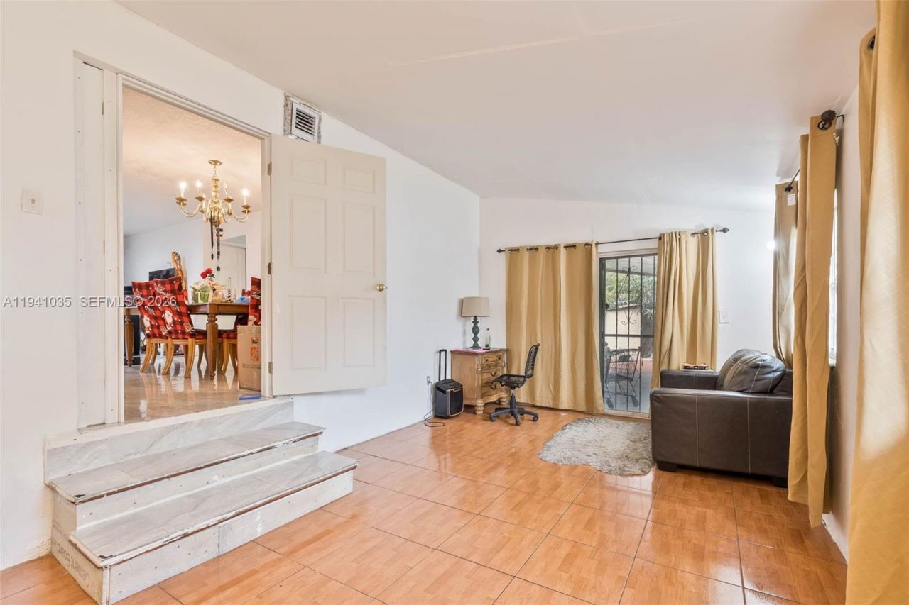 827 NW 73rd St, Miami, FL 33150 Photo