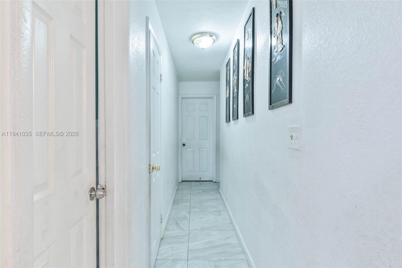 827 NW 73rd St, Miami, FL 33150 Photo