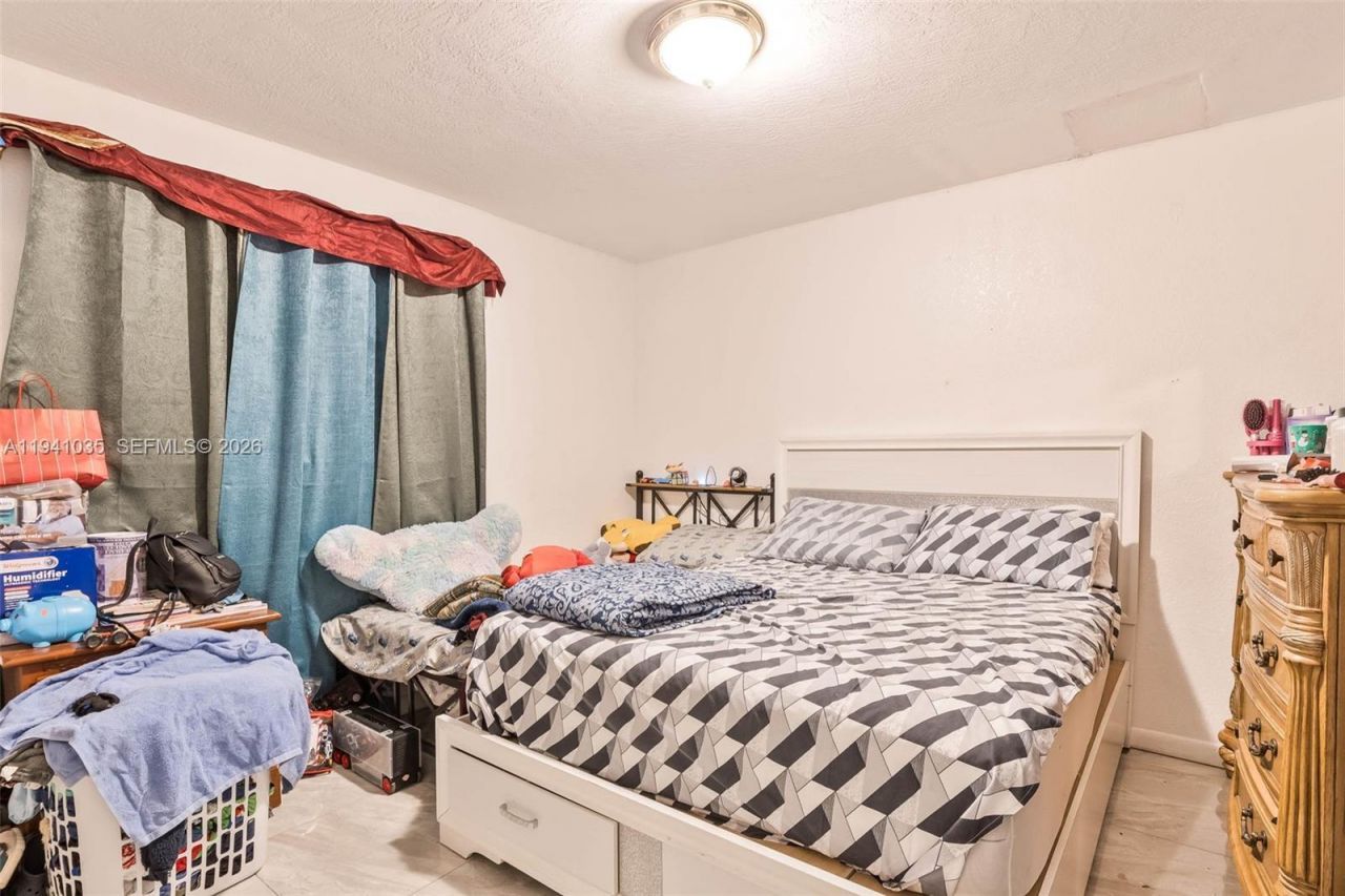 827 NW 73rd St, Miami, FL 33150 Photo