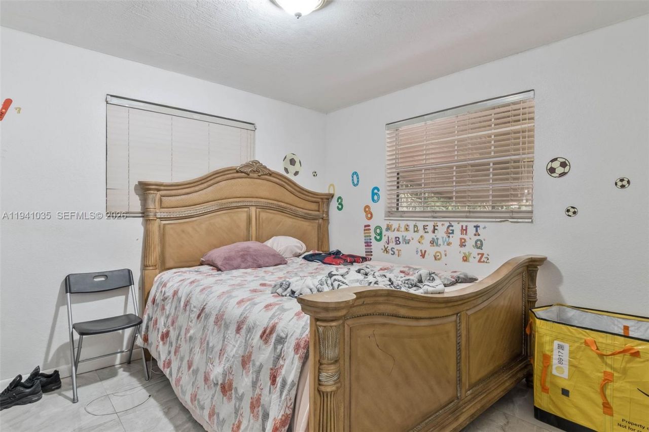 827 NW 73rd St, Miami, FL 33150 Photo