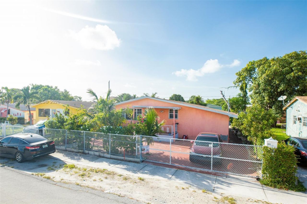 827 NW 73rd St, Miami, FL 33150 Photo
