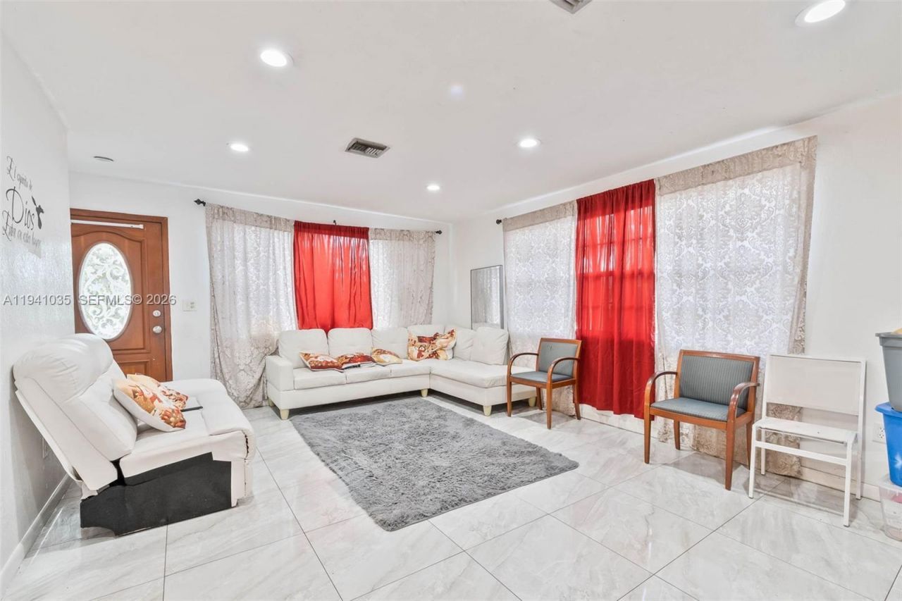 827 NW 73rd St, Miami, FL 33150 Photo