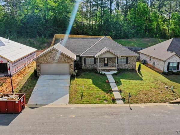 5200 Summerfield Dr E, Tuscaloosa, AL 35404