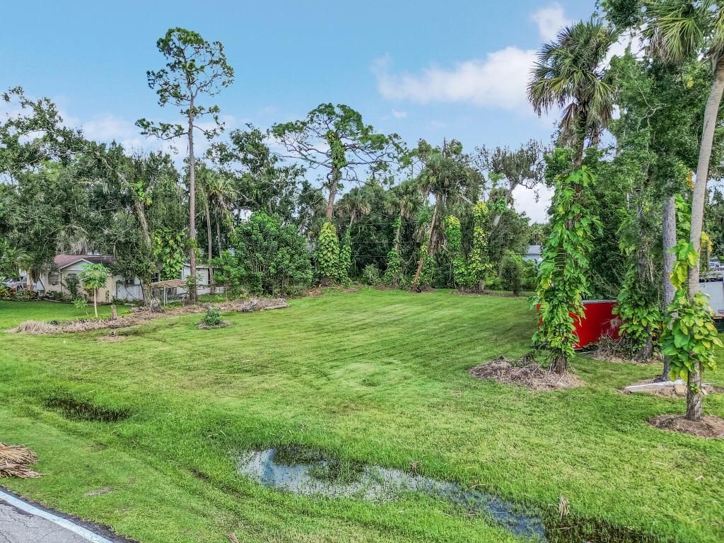 2314 Davis Boulevard, Fort Myers, FL 33905 Photo
