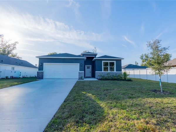 911 N NEW HAMPSHIRE AVENUE, TAVARES, FL 32778