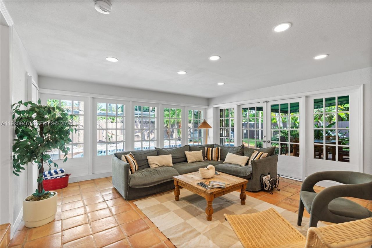 1344 Seabreeze Blvd, Fort Lauderdale, FL 33316 Photo