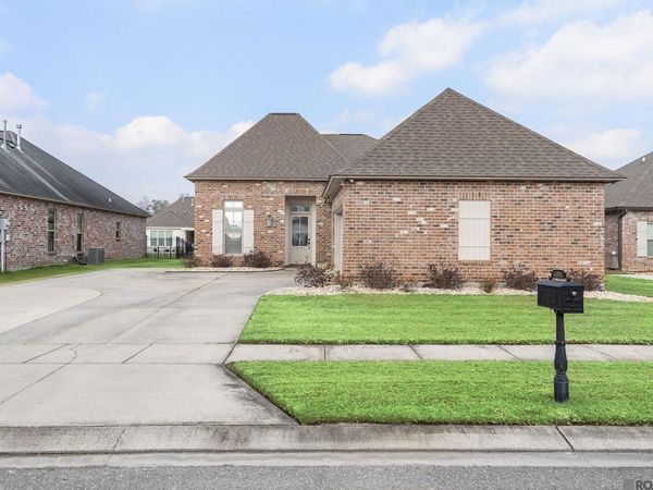 43306 Pond View Dr, Prairieville, LA 70769