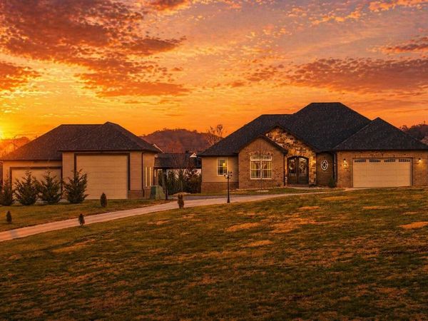 563 Pleasant Valley Road, Jonesborough, TN 37659