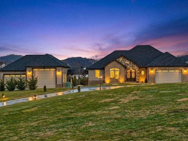 563 Pleasant Valley Road, Jonesborough, TN 37659