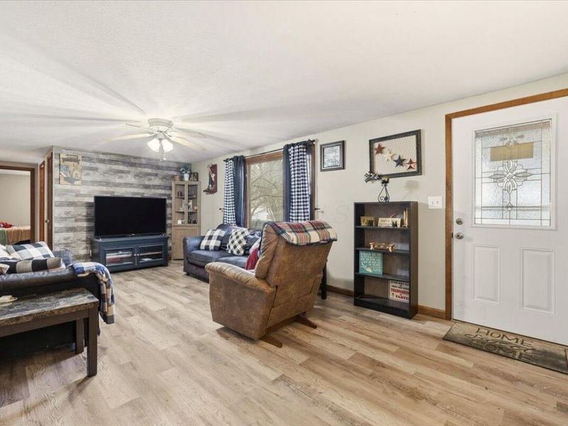 6 Adena Court, Fredericktown, OH 43019 Photo 2