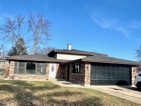 644 Cedar Lane, Bartlett, IL 60103