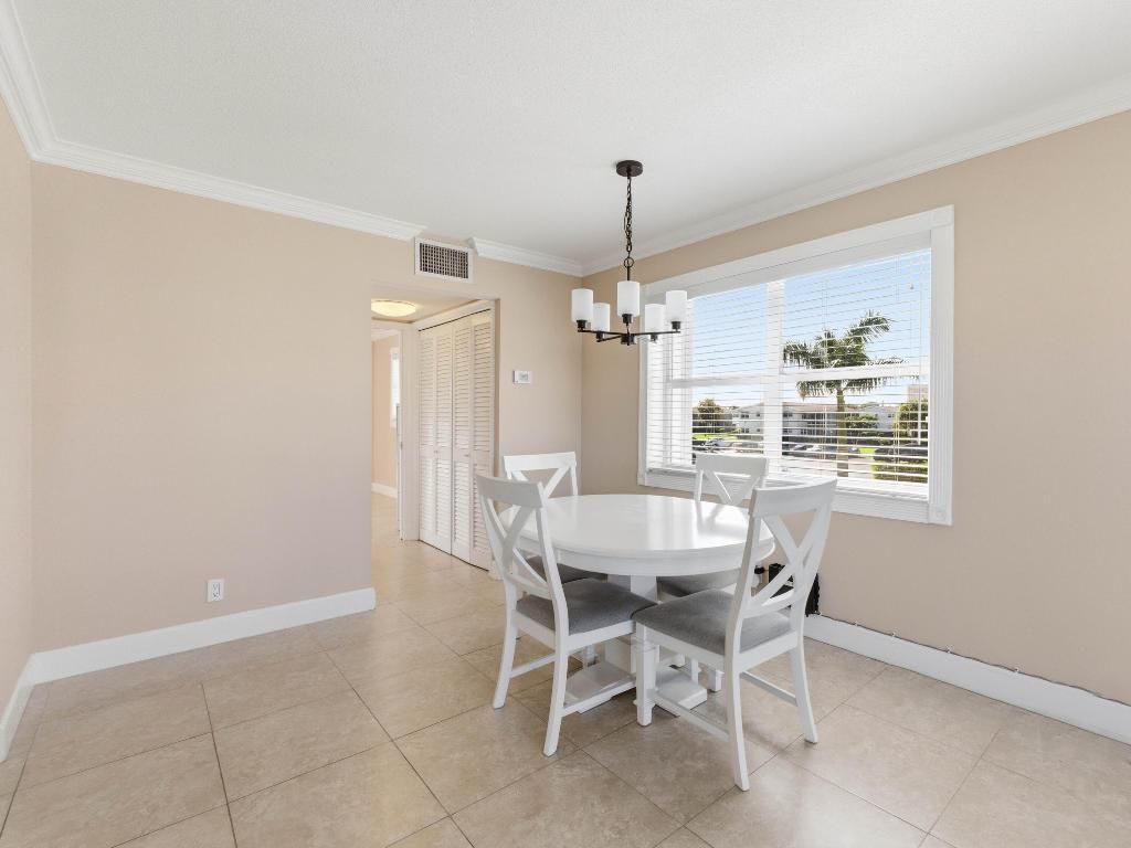 530 Horizons E, Unit 205, Boynton Beach, FL 33435 Photo