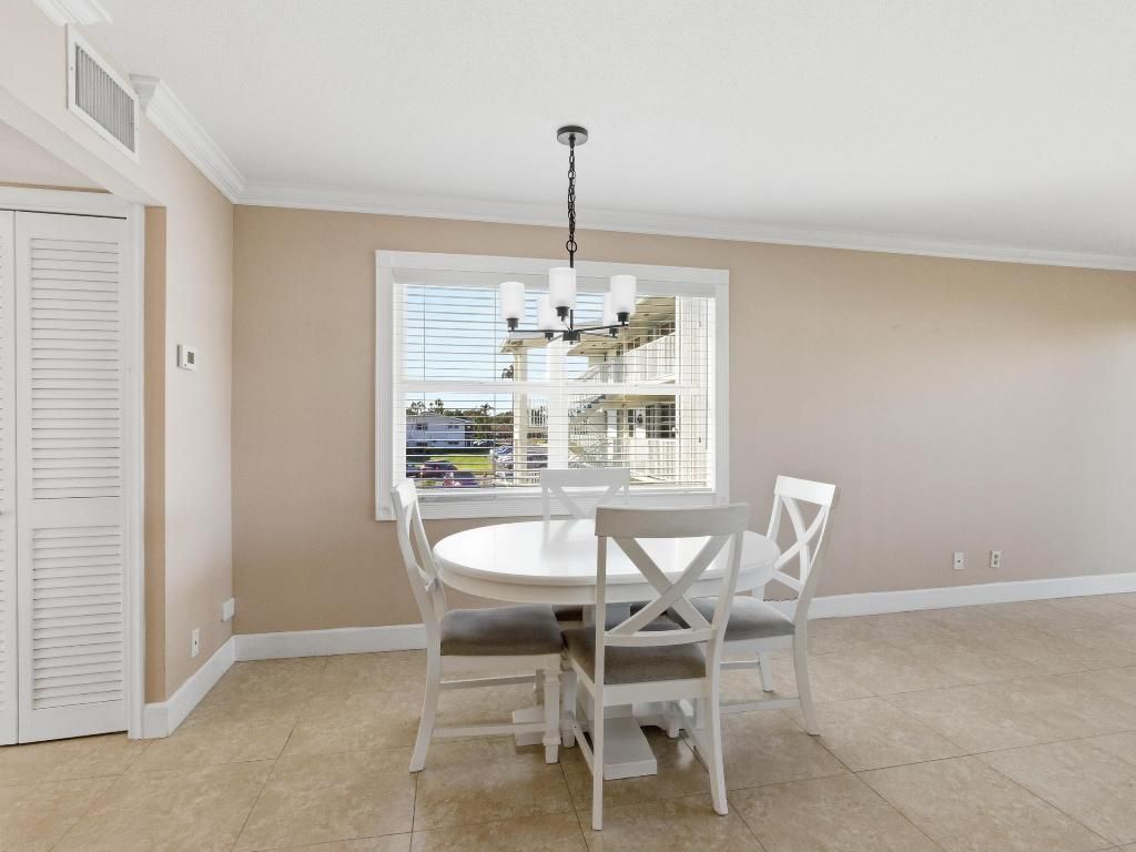 530 Horizons E, Unit 205, Boynton Beach, FL 33435 Photo