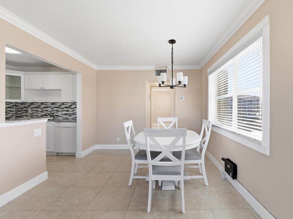 530 Horizons E, Unit 205, Boynton Beach, FL 33435 Photo