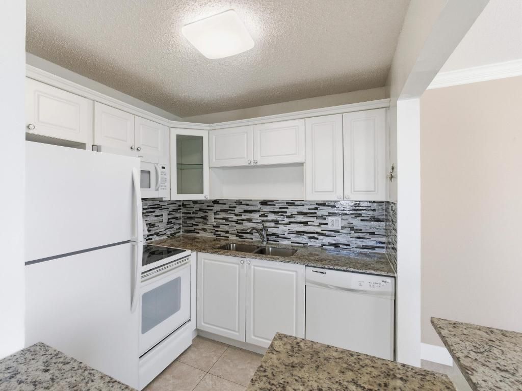 530 Horizons E, Unit 205, Boynton Beach, FL 33435 Photo