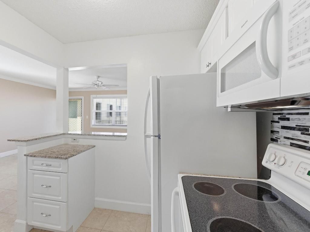 530 Horizons E, Unit 205, Boynton Beach, FL 33435 Photo