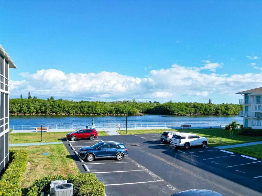 530 Horizons E, Unit 205, Boynton Beach, FL 33435 Photo