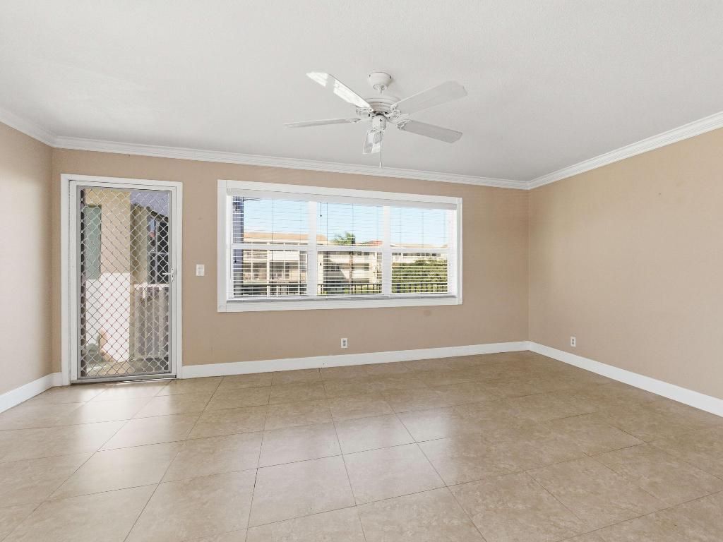 530 Horizons E, Unit 205, Boynton Beach, FL 33435 Photo
