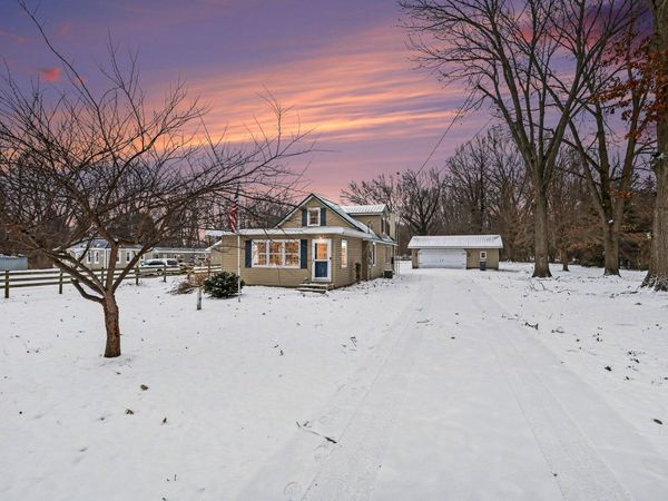 2844 W Glenlord Road, Stevensville, MI 49127