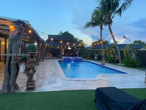 4872 SW 140th Ave, Miami, FL 33175