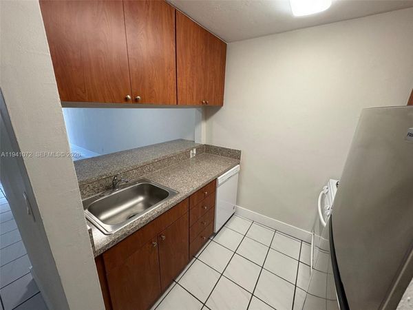505 NE 30th St, Unit 506, Miami, FL 33137