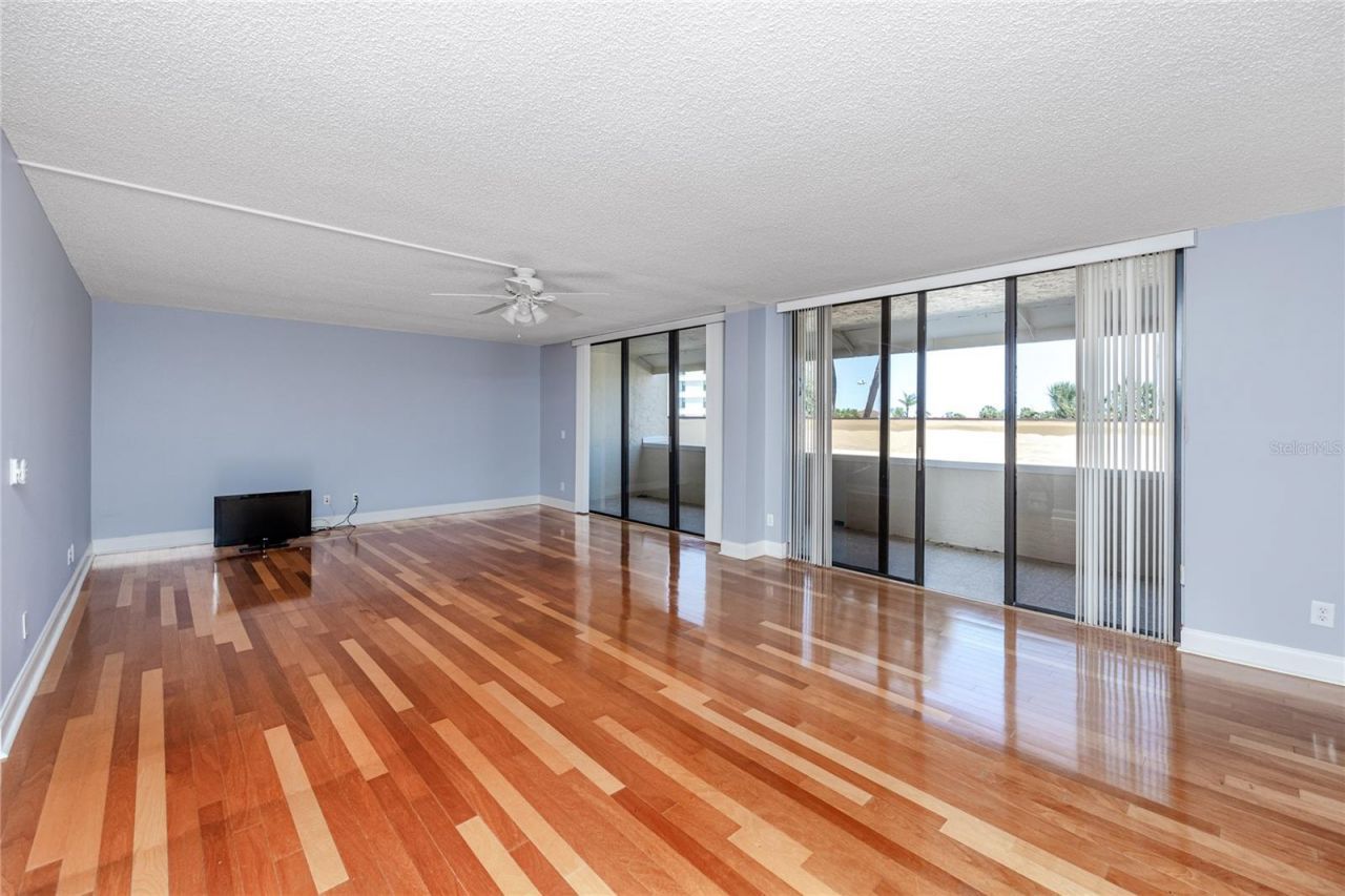 736 Island Way, Unit 201, Clearwater Beach, FL 33767 Photo