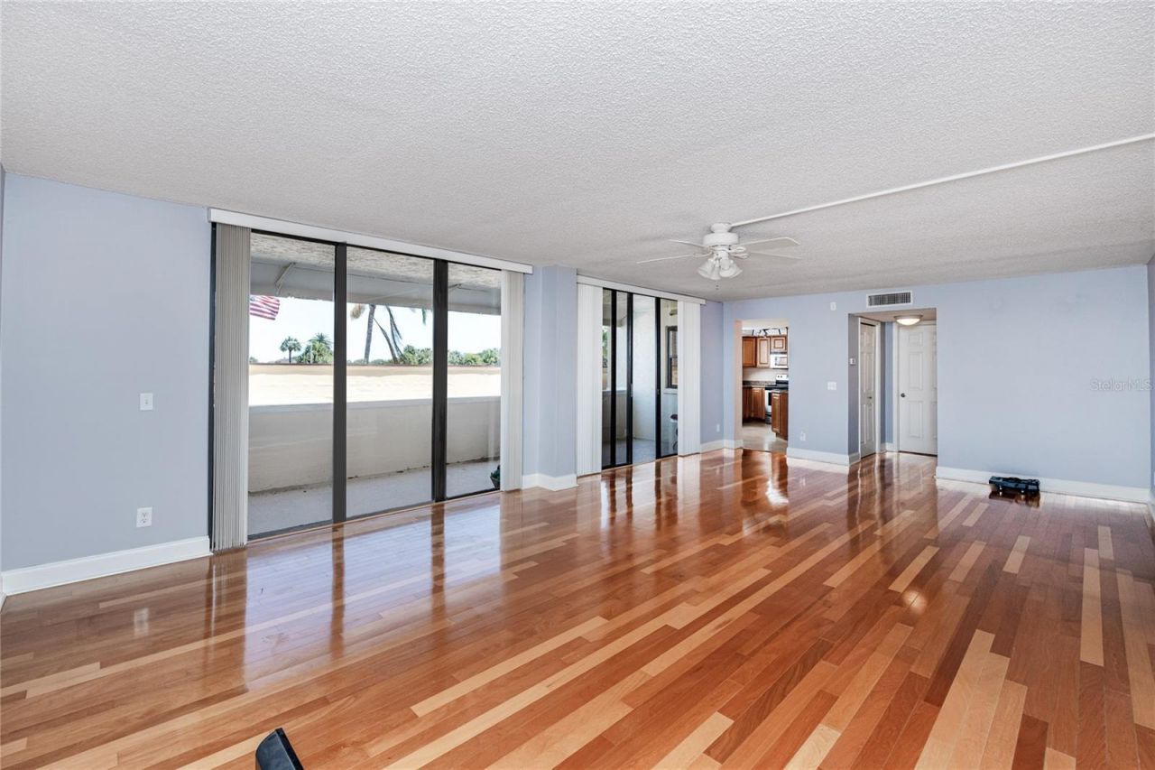 736 Island Way, Unit 201, Clearwater Beach, FL 33767 Photo