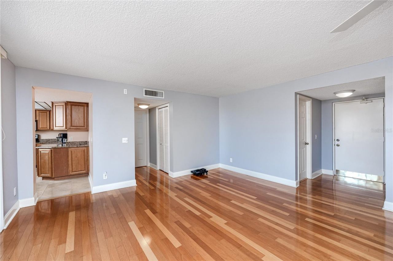 736 Island Way, Unit 201, Clearwater Beach, FL 33767 Photo