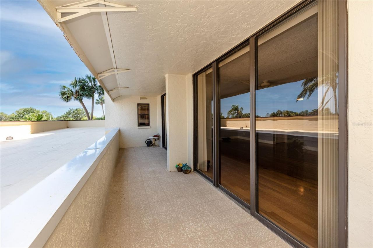 736 Island Way, Unit 201, Clearwater Beach, FL 33767 Photo