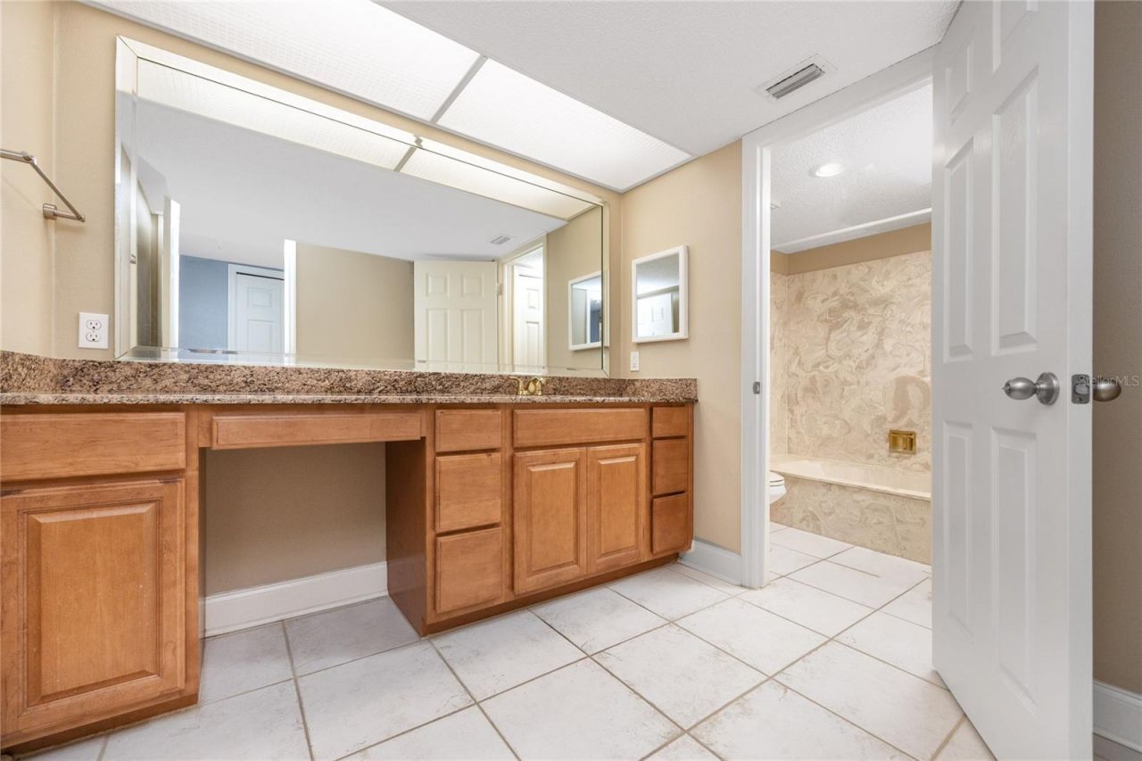 736 Island Way, Unit 201, Clearwater Beach, FL 33767 Photo