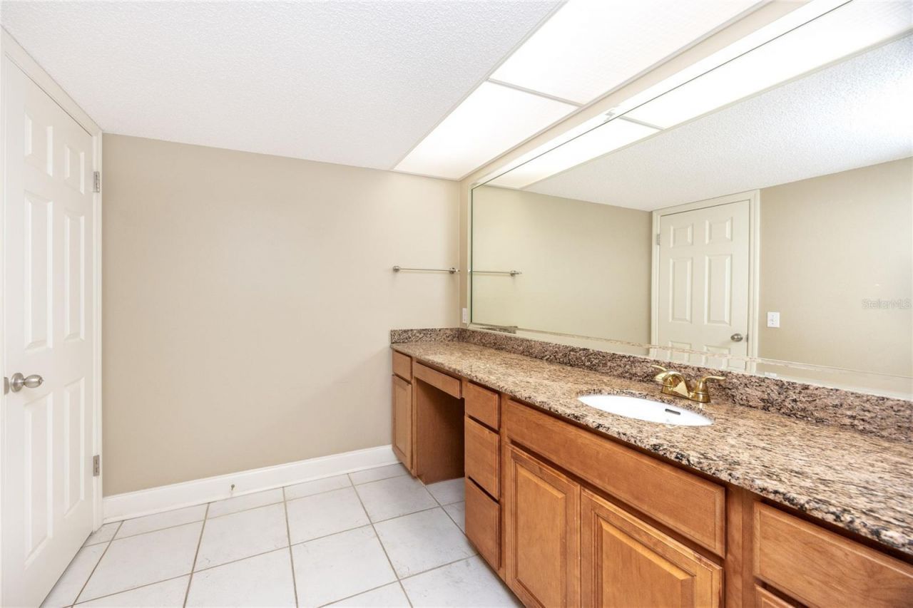 736 Island Way, Unit 201, Clearwater Beach, FL 33767 Photo