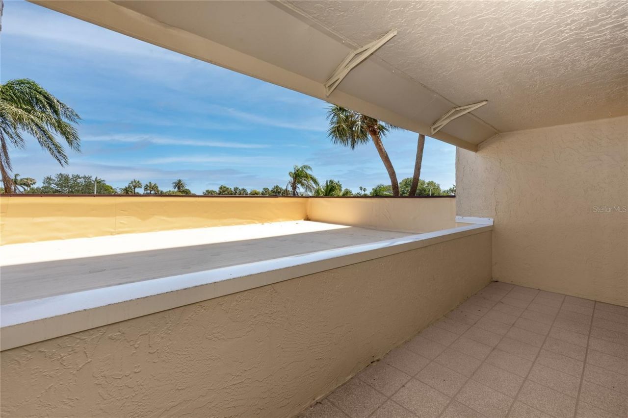 736 Island Way, Unit 201, Clearwater Beach, FL 33767 Photo