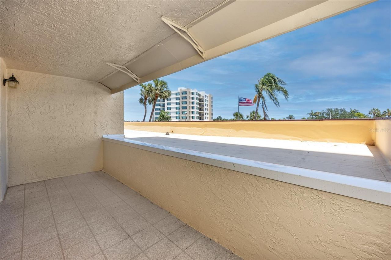 736 Island Way, Unit 201, Clearwater Beach, FL 33767 Photo