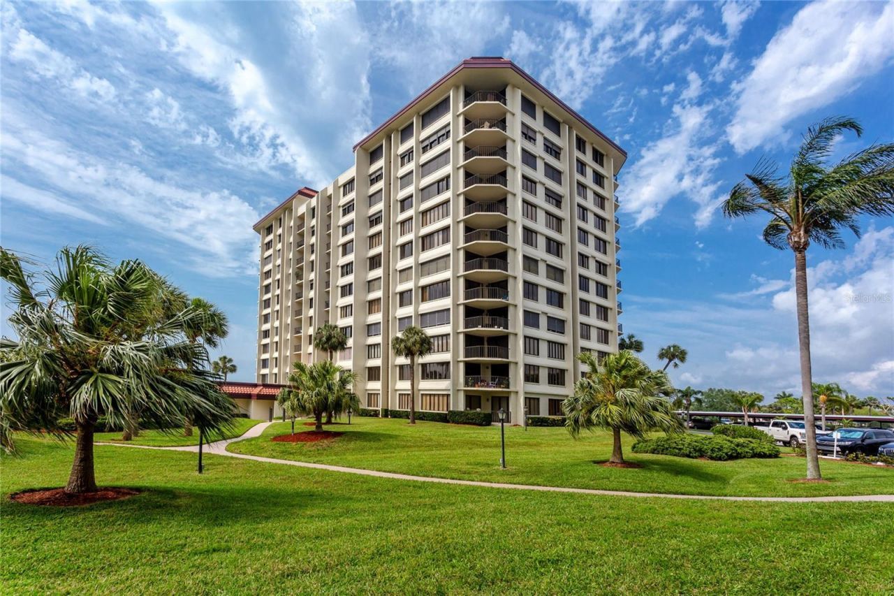 736 Island Way, Unit 201, Clearwater Beach, FL 33767 Photo