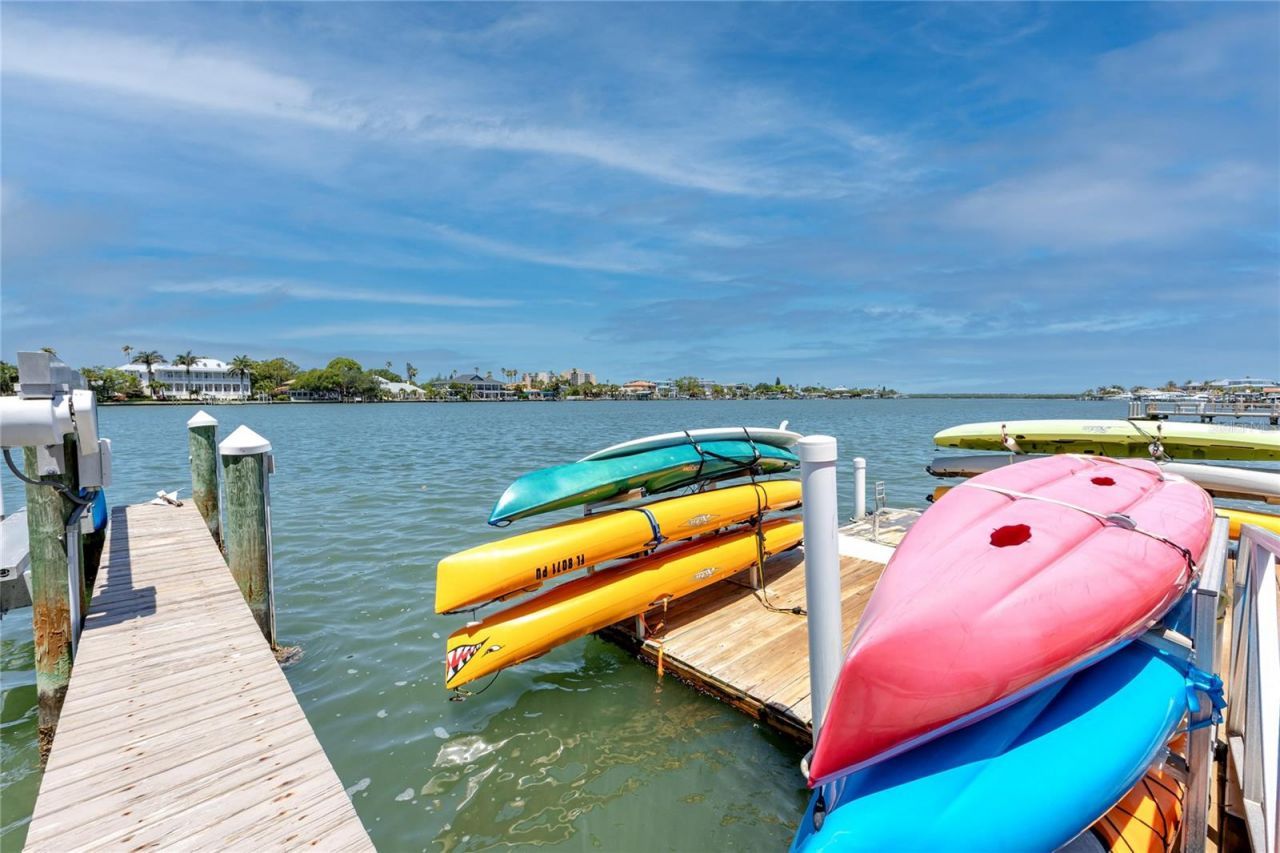 736 Island Way, Unit 201, Clearwater Beach, FL 33767 Photo