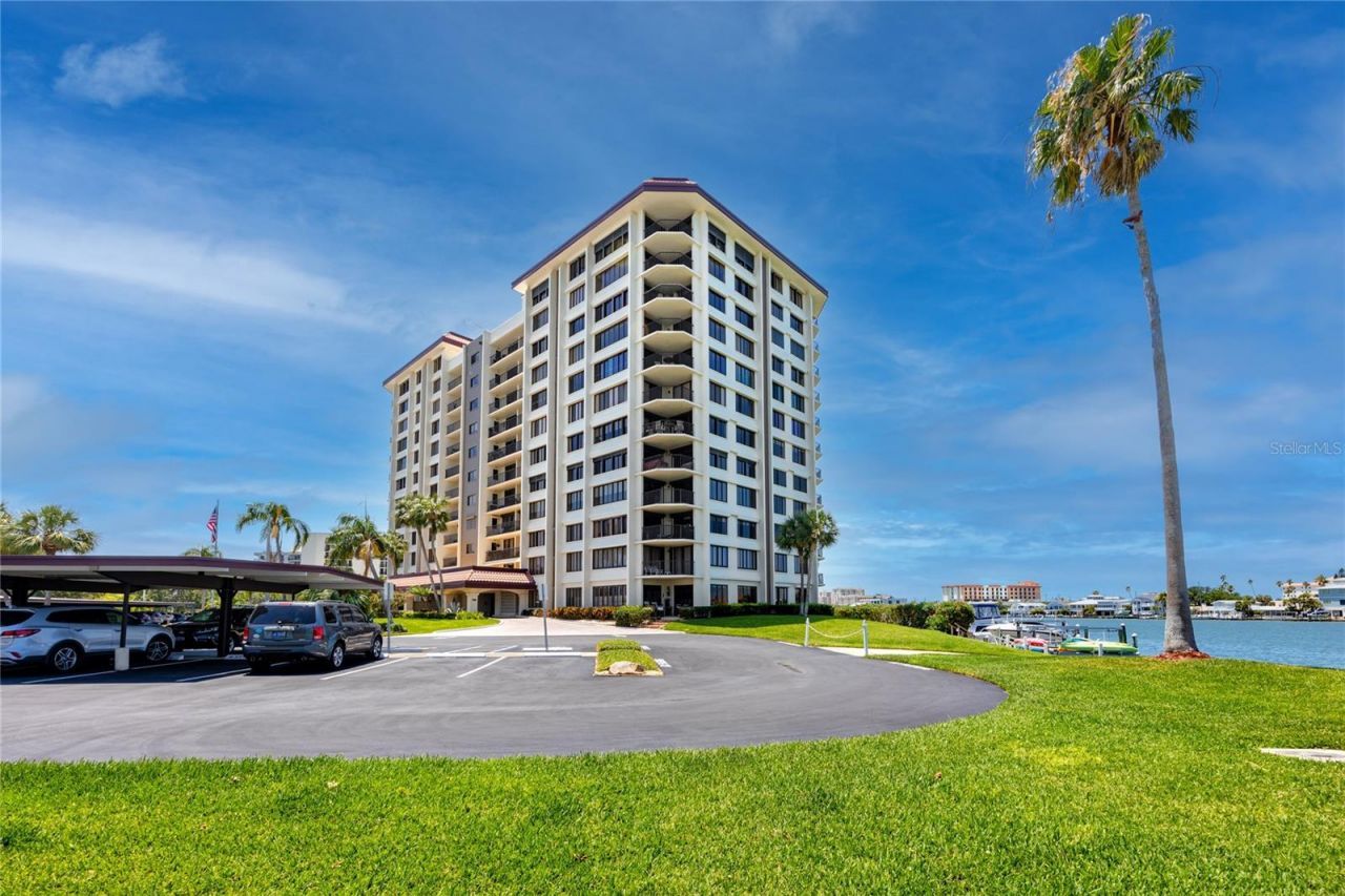 736 Island Way, Unit 201, Clearwater Beach, FL 33767 Photo
