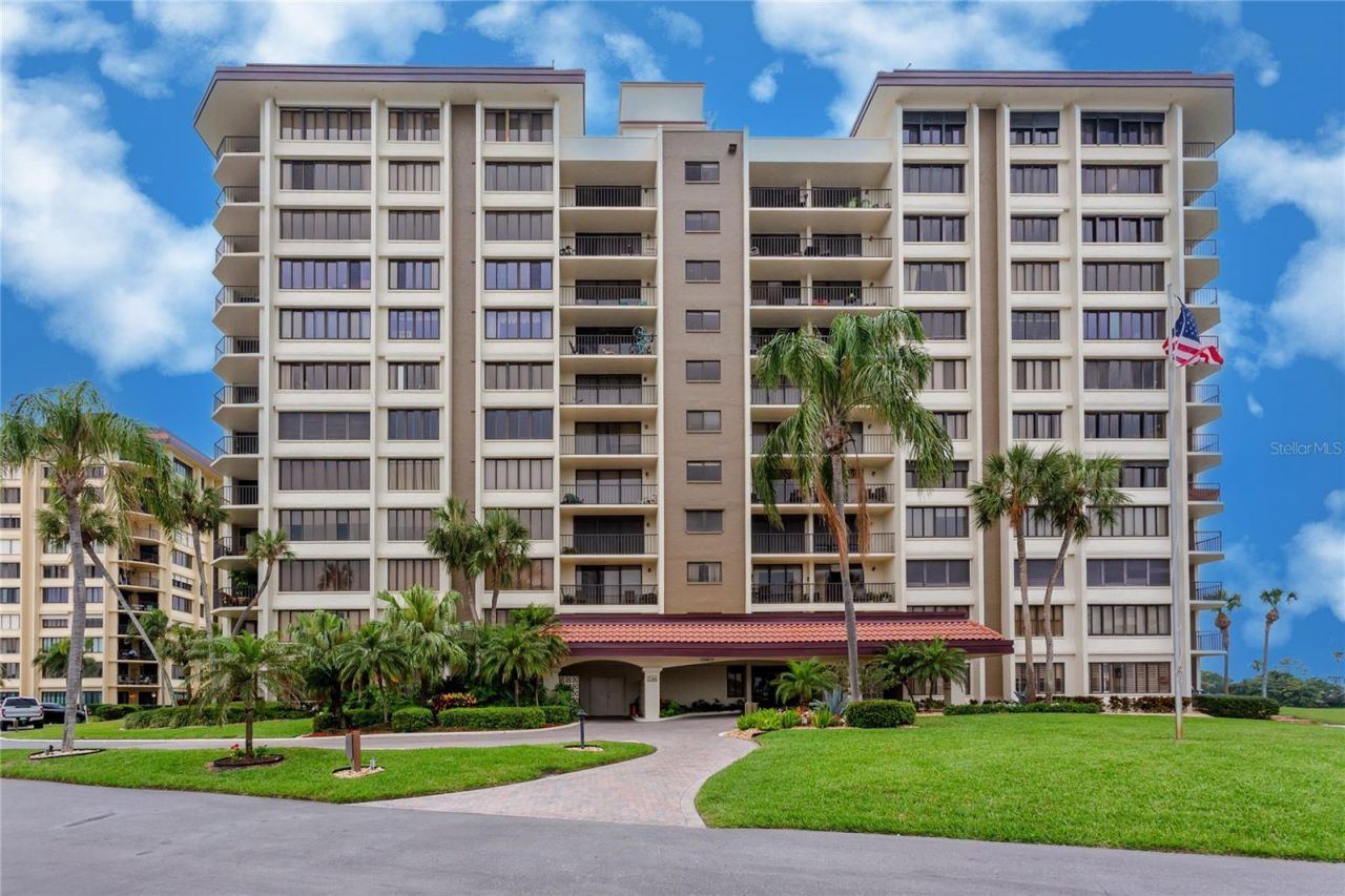 736 Island Way, Unit 201, Clearwater Beach, FL 33767 Photo