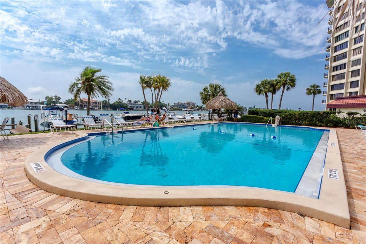 736 Island Way, Unit 201, Clearwater Beach, FL 33767 Photo