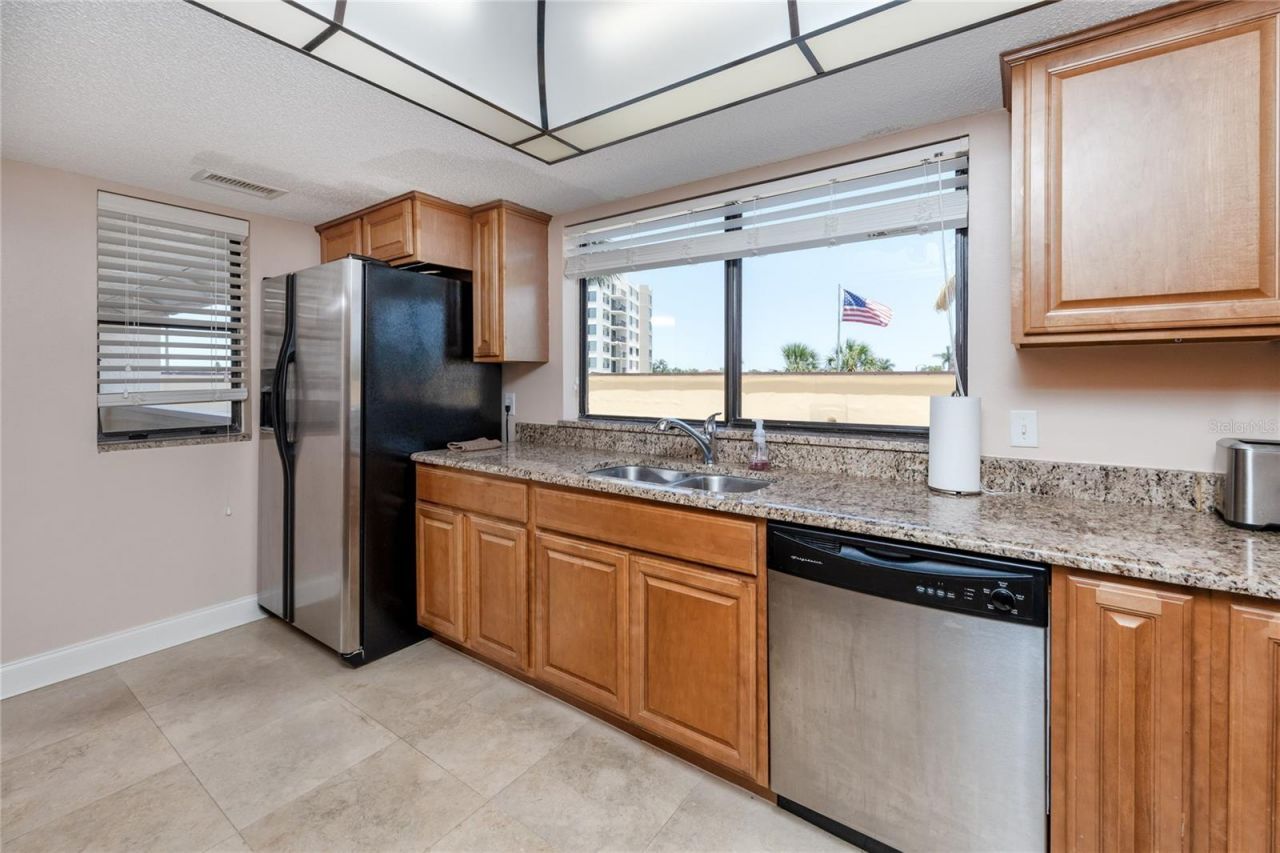 736 Island Way, Unit 201, Clearwater Beach, FL 33767 Photo