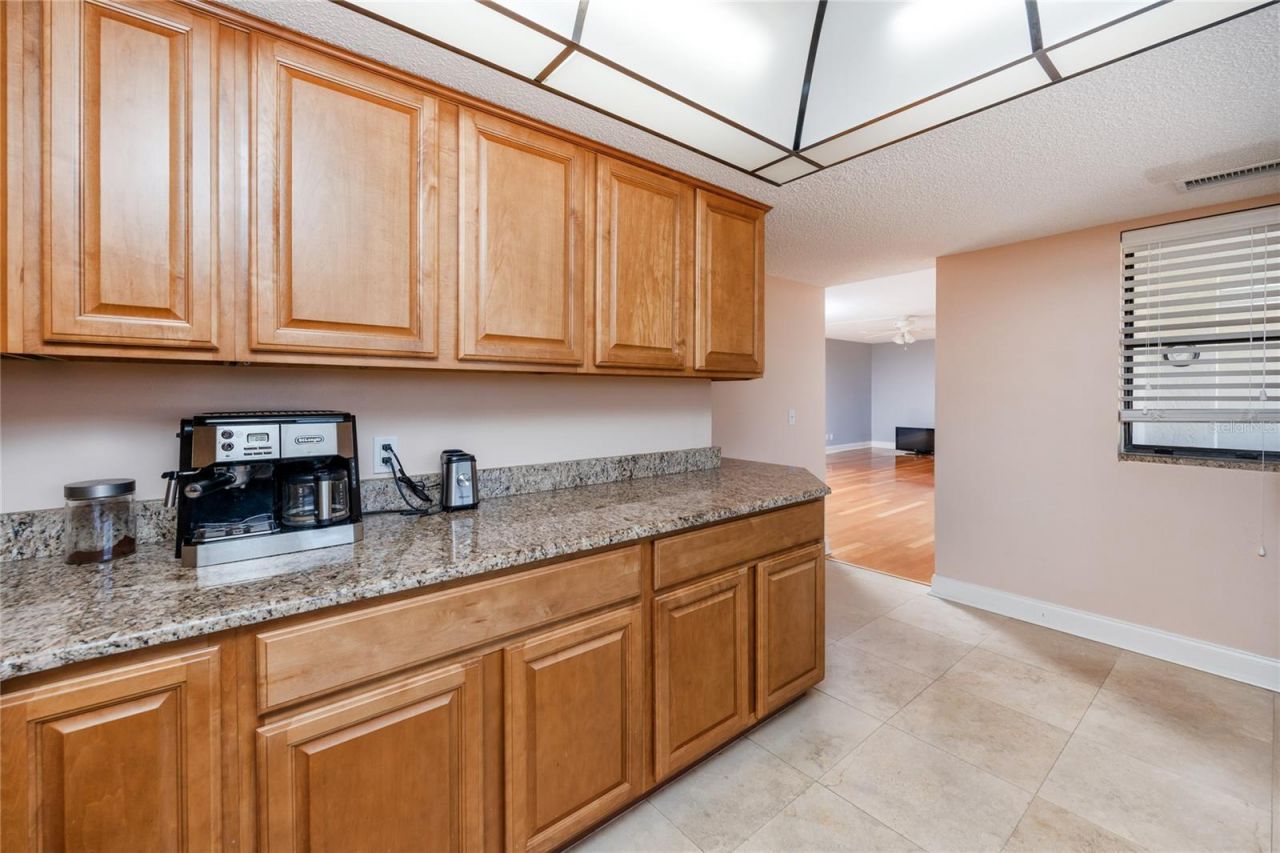 736 Island Way, Unit 201, Clearwater Beach, FL 33767 Photo