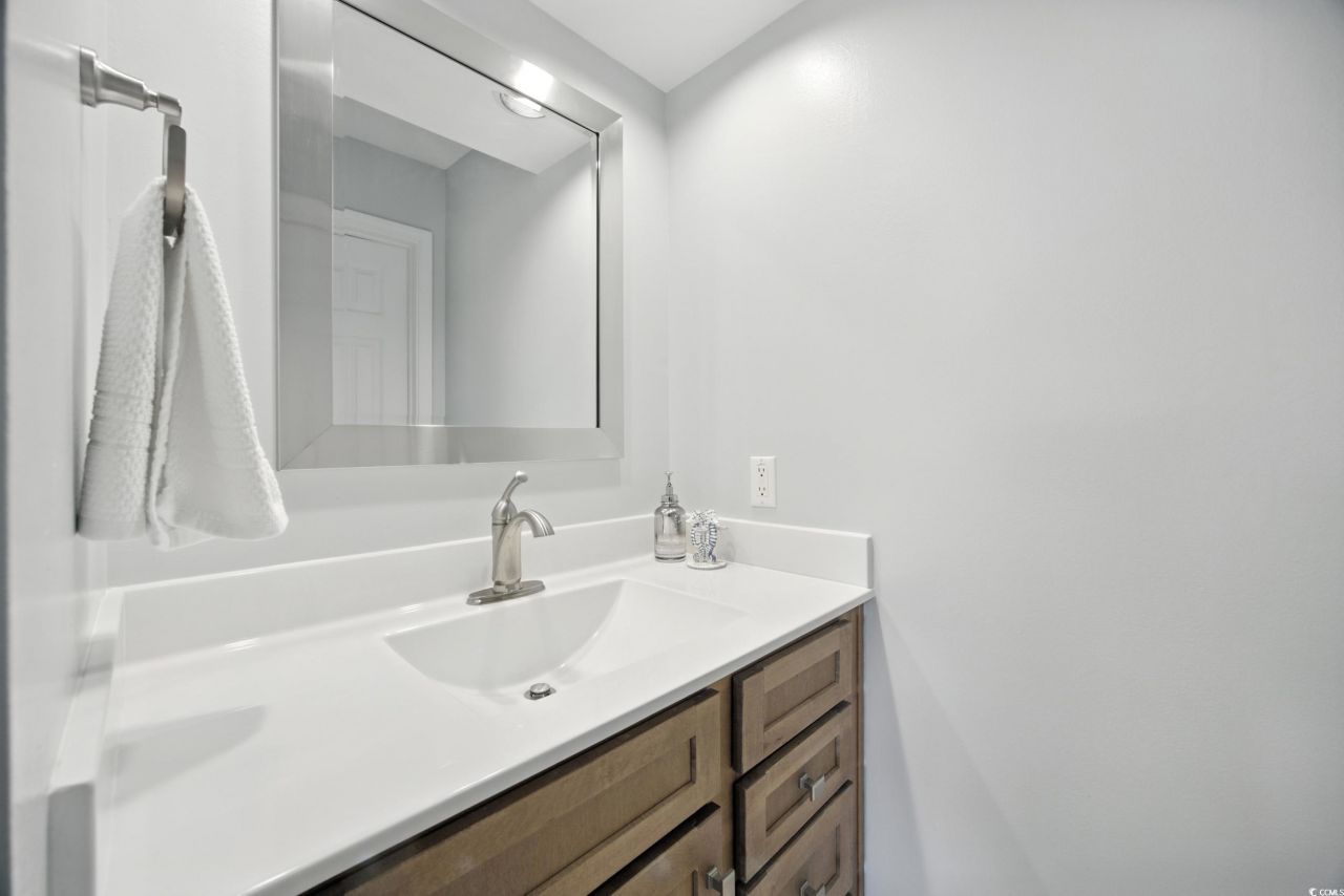 1900 Duffy St. Photo 17