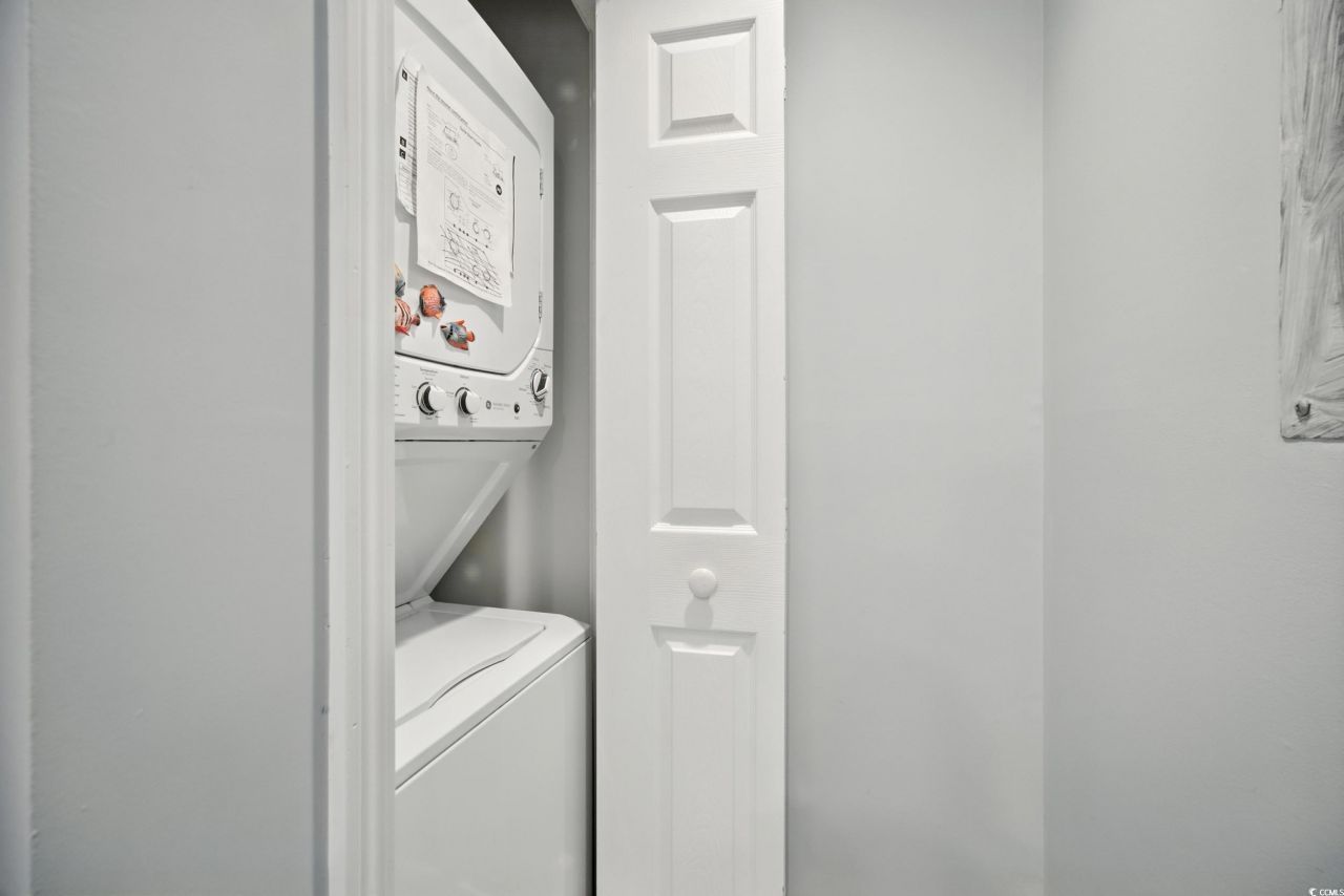 1900 Duffy St. Photo 6